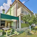 Two-bedroom In Lejlighed *