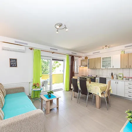 Two-bedroom In Apartman