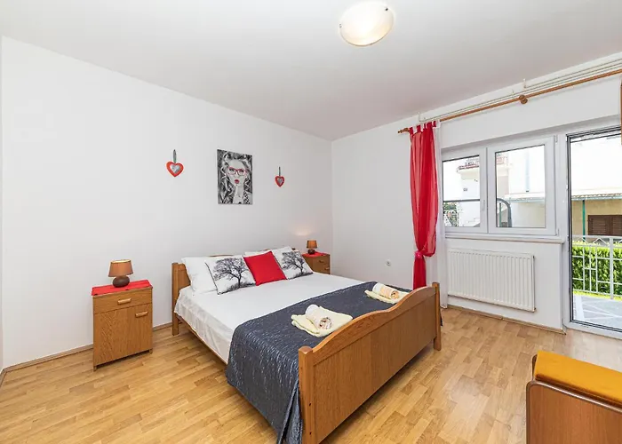 Two-bedroom In Appartement Trogir